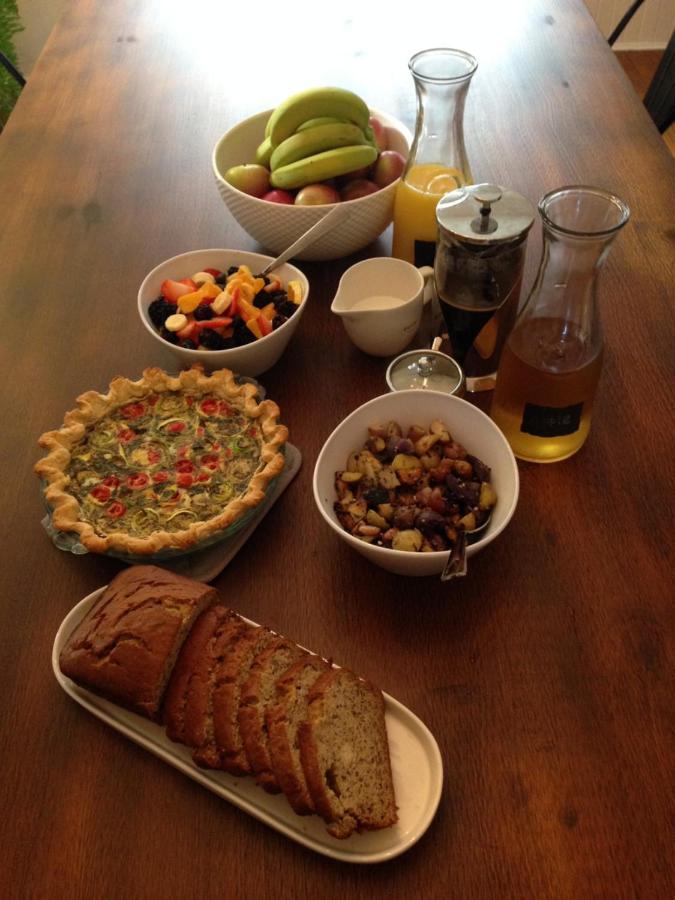 The Rogan House Bed and Breakfast Gambier Esterno foto